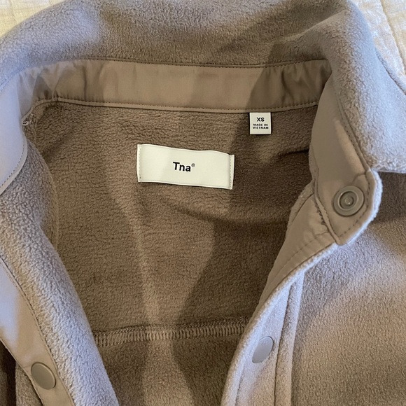 Aritzia TNA polar fleece - Picture 4 of 4